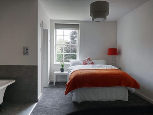 ROOM 4