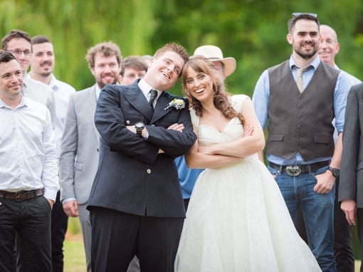 ANNEKA & PHIL – WITH THE GANG
