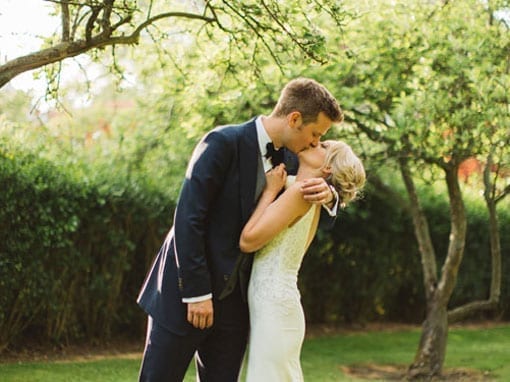 VICTORIA & JOEL – ORCHARD KISS
