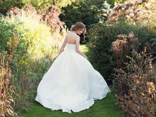 MARK & ANASTASIA – THE DRESS