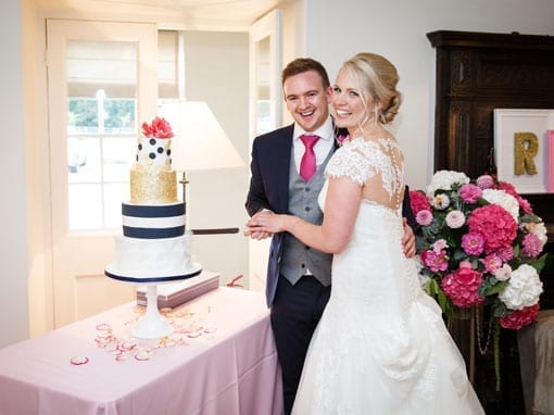 Lauren & Rob – Cutting the cake