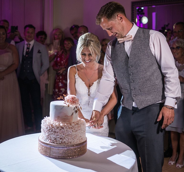 Rosa And Alex Wedding Stories at That Amazing Place Wedding Venue Harlow Cake